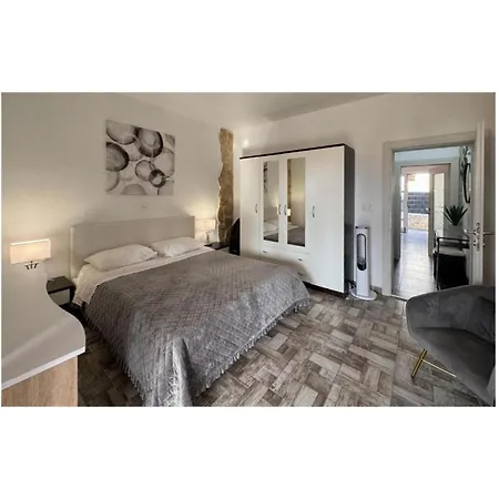 Stunning In With Wifi Apartman Trogir