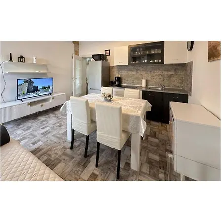 Stunning In With Wifi