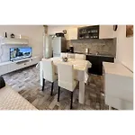 1 Bedroom Stunning In