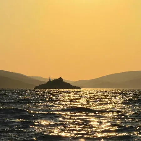1 Bedroom Stunning In Apartment Trogir